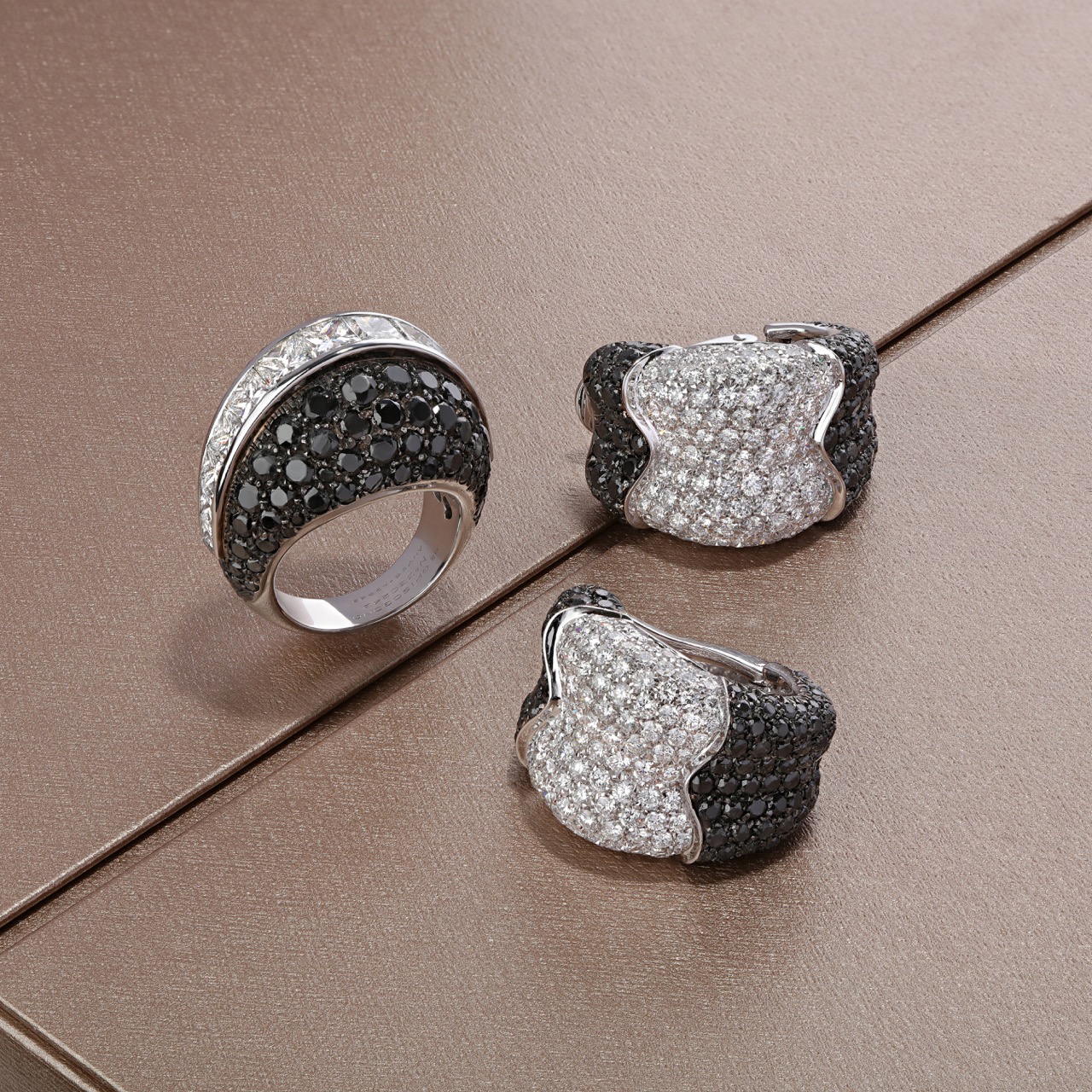 Кольцо с бриллиантами De Grisogono